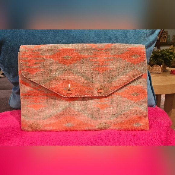 STELLA & DOT City Slim Clutch Aztec Coral. NWOT - Picture 3 of 12